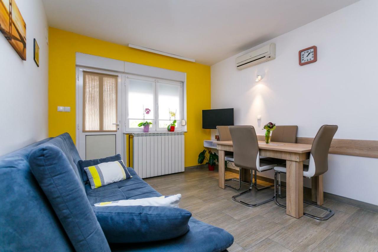 Holiday House Snjezana Krk Town Exterior foto